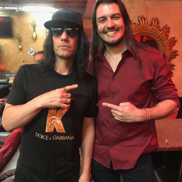 Rey encontra Criss Angel em Las Vegas. Criss Angel disse: ''I love Brazil''